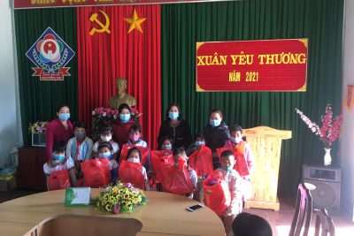 Tết yêu thương, ấm tình thầy trò